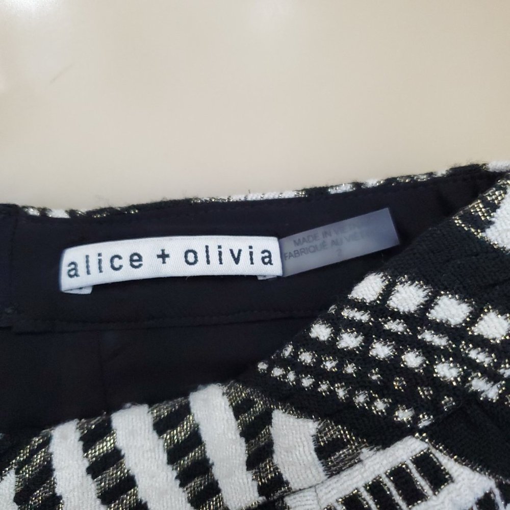 Alice + Olivia Loran Structured Lantern Skirt - Picture 8 of 16